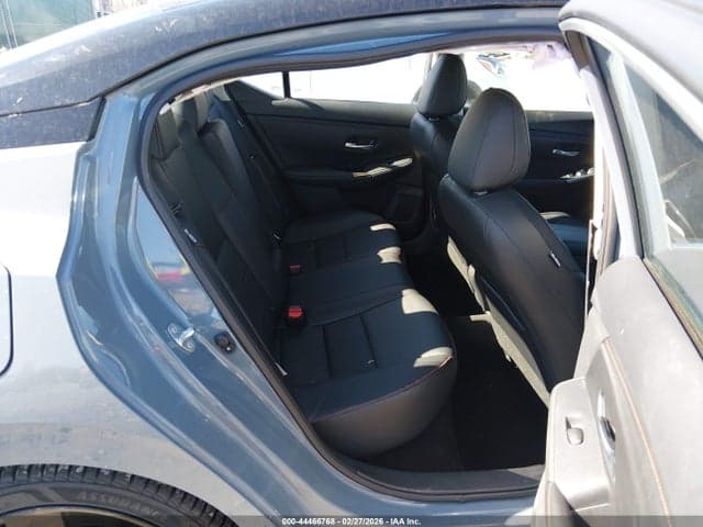 2025 NISSAN SENTRA SR 8