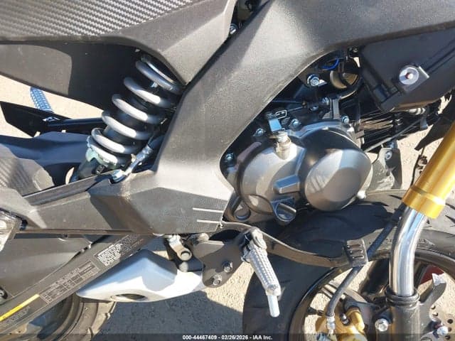 2025 KAWASAKI BR125 J 8