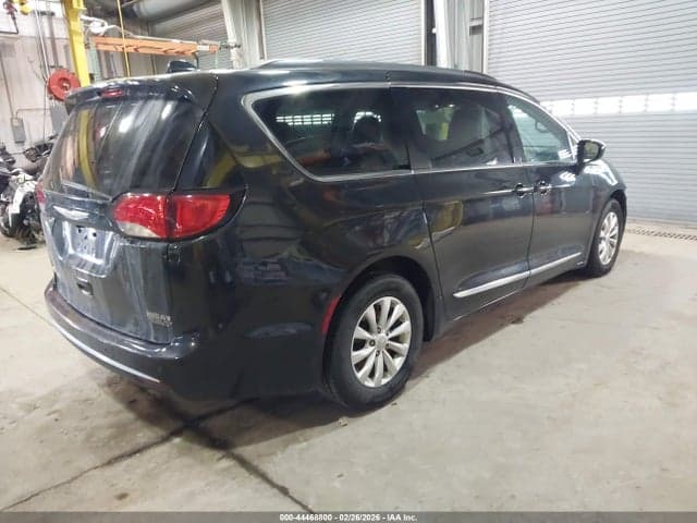 2017 CHRYSLER PACIFICA TOURING-L 4
