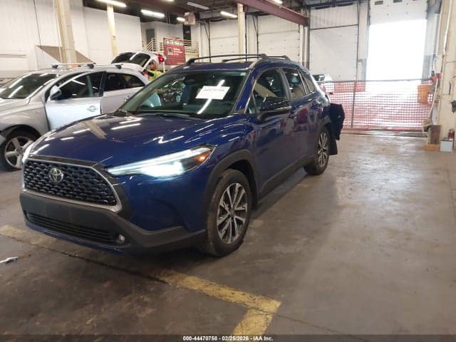 2025 TOYOTA COROLLA CROSS XLE 2