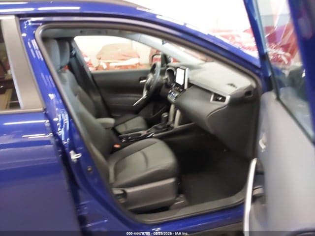 2025 TOYOTA COROLLA CROSS XLE 5