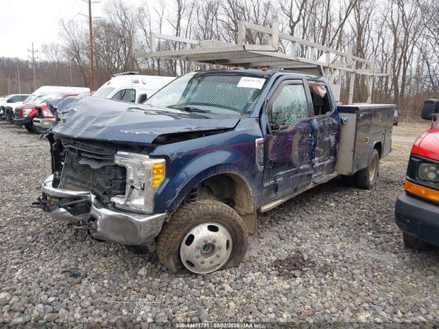 2017 FORD F-350 CHASSIS XLT 2
