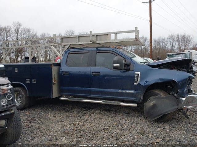 2017 FORD F-350 CHASSIS XLT 16