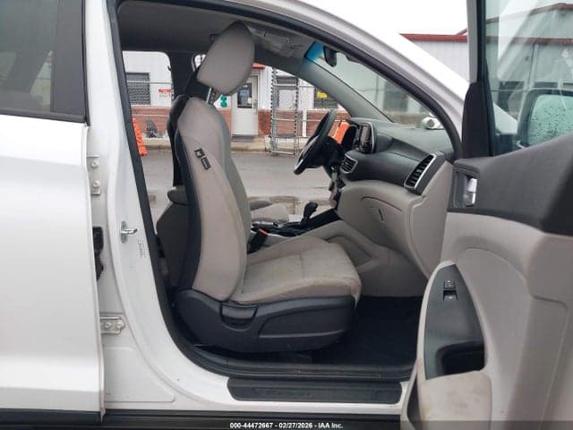 2021 HYUNDAI TUCSON SE 5