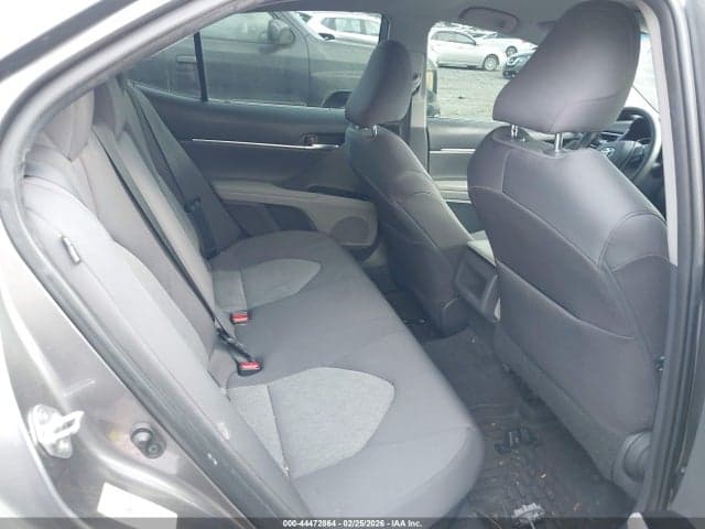 2018 TOYOTA CAMRY HYBRID LE 8