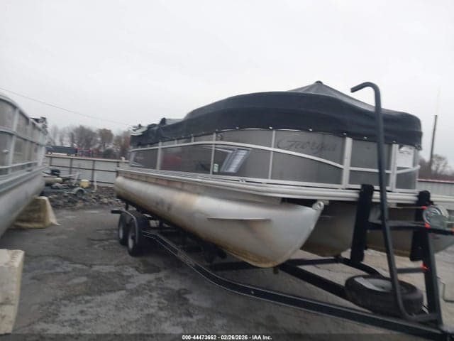 2022 SUN CHASER PONTOON BOAT - MOTOR - TRAILER