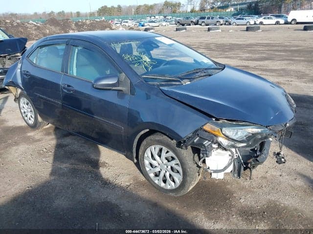 2018 TOYOTA COROLLA LE 1