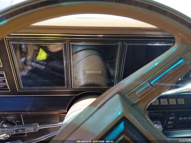 1982 LINCOLN MARK VI 7