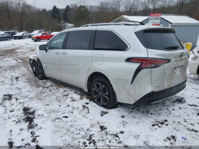 2026 TOYOTA SIENNA PLATINUM 2