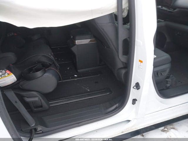 2026 TOYOTA SIENNA PLATINUM 6