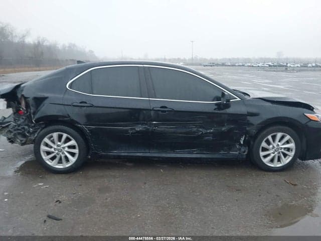 2022 TOYOTA CAMRY LE 14