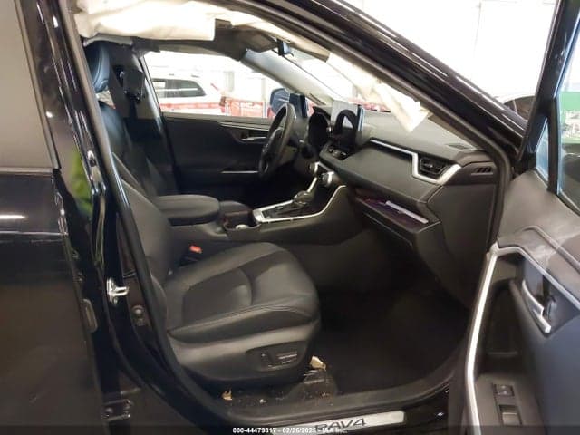 2025 TOYOTA RAV4 LIMITED 5