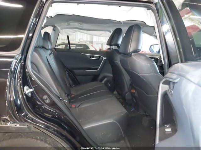 2025 TOYOTA RAV4 LIMITED 8