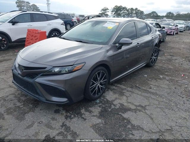2022 TOYOTA CAMRY SE 2