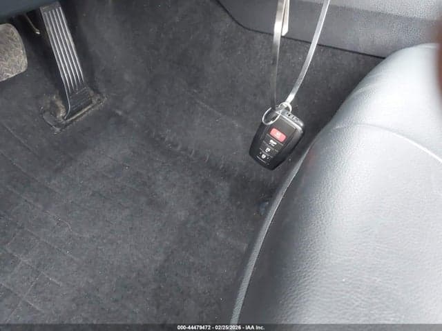 2022 TOYOTA CAMRY SE 11
