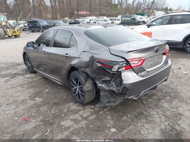 2022 TOYOTA CAMRY SE 3