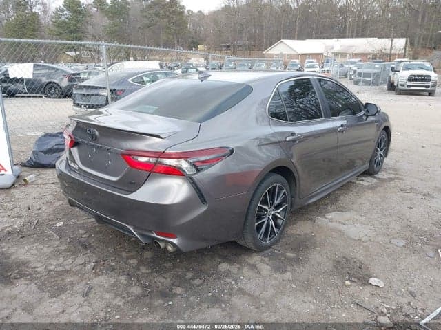 2022 TOYOTA CAMRY SE 4
