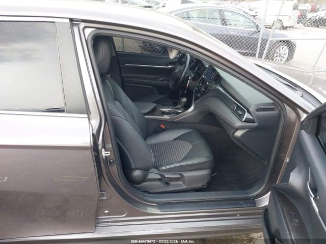 2022 TOYOTA CAMRY SE 5