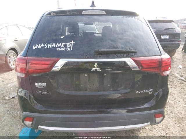 2017 MITSUBISHI OUTLANDER SE 16