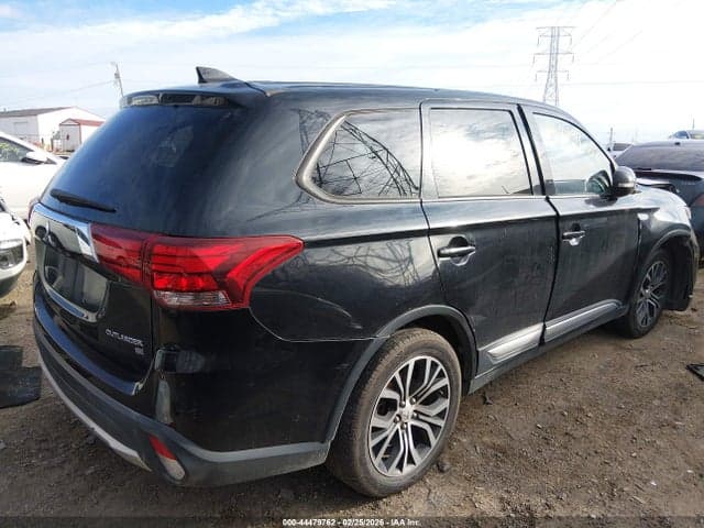 2017 MITSUBISHI OUTLANDER SE 4