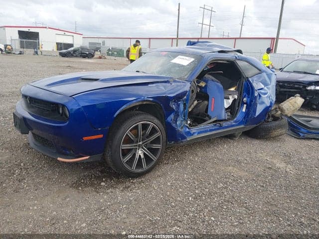 2018 DODGE CHALLENGER SXT 2