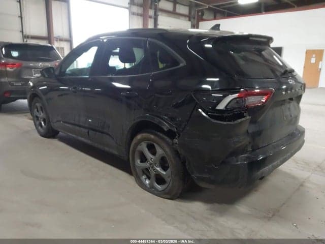 2023 FORD ESCAPE ST-LINE 3