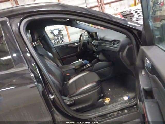 2023 FORD ESCAPE ST-LINE 5