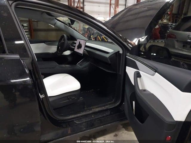 2026 TESLA MODEL Y PREMIUM REAR-WHEEL DRIVE/STANDARD REAR-WHEEL DRIVE 5