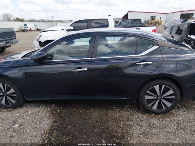 2022 NISSAN ALTIMA SV FWD 14