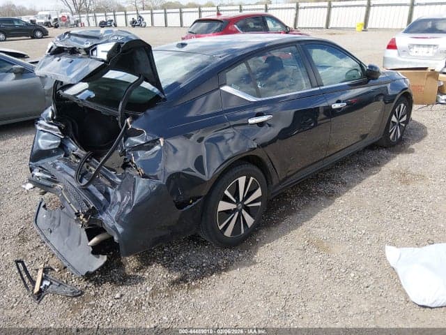 2022 NISSAN ALTIMA SV FWD 4