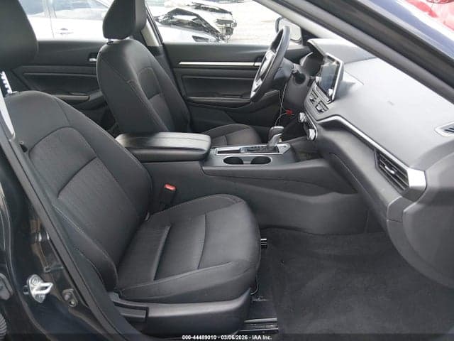 2022 NISSAN ALTIMA SV FWD 5