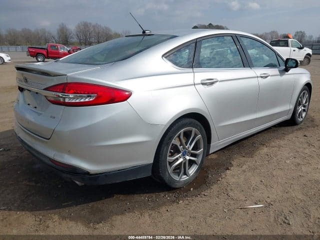 2017 FORD FUSION SE 4
