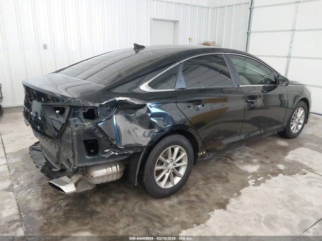 2018 HYUNDAI SONATA SE 4