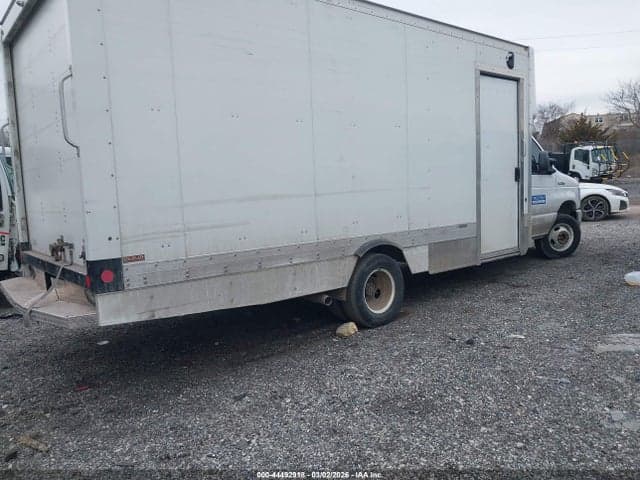2021 FORD E-450 CUTAWAY 4