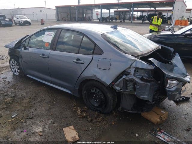 2022 TOYOTA COROLLA LE 3