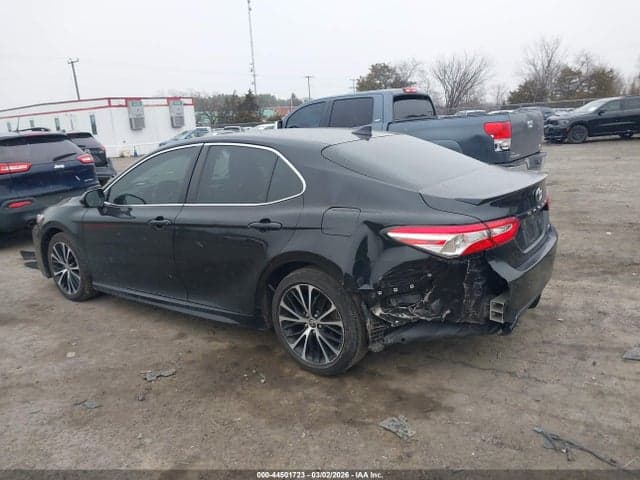 2020 TOYOTA CAMRY SE 3