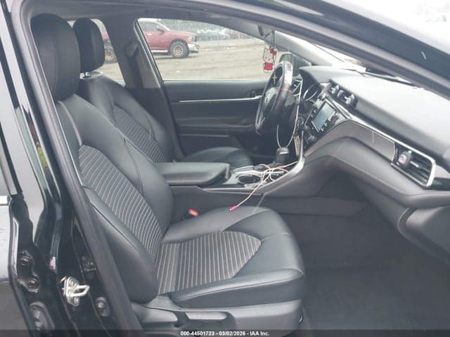 2020 TOYOTA CAMRY SE 5