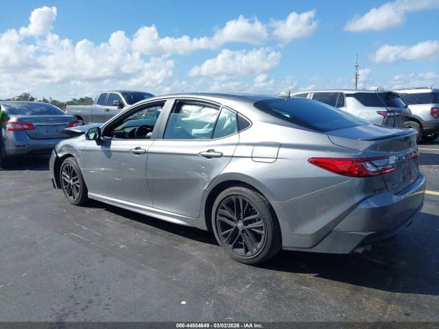 2025 TOYOTA CAMRY SE 3