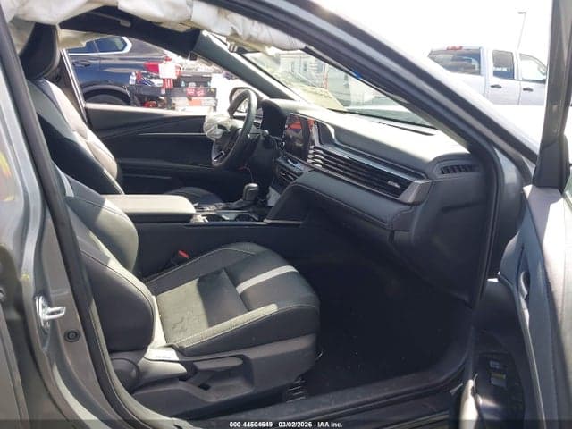 2025 TOYOTA CAMRY SE 5