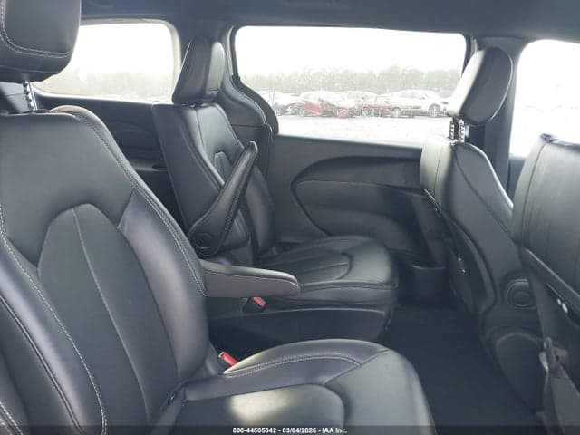 2025 CHRYSLER PACIFICA HYBRID SELECT 8
