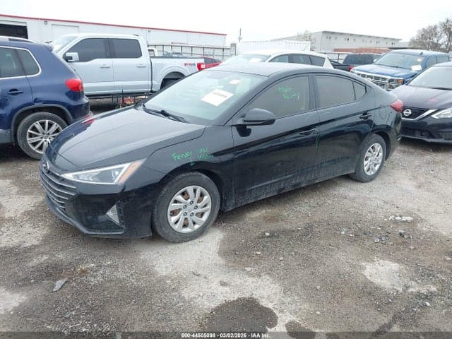 2019 HYUNDAI ELANTRA SE 2