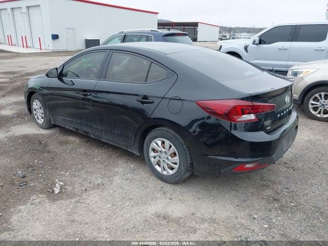 2019 HYUNDAI ELANTRA SE 3