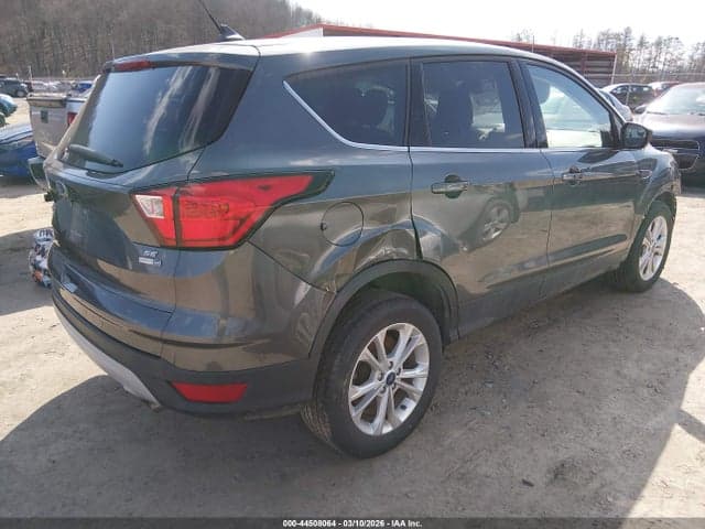 2019 FORD ESCAPE SE 4