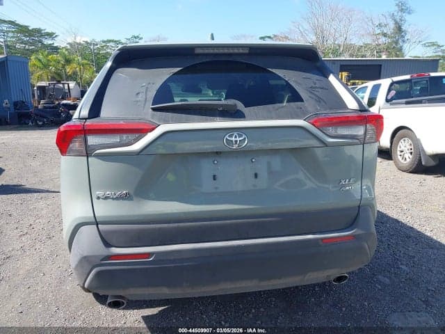 2024 TOYOTA RAV4 XLE 16