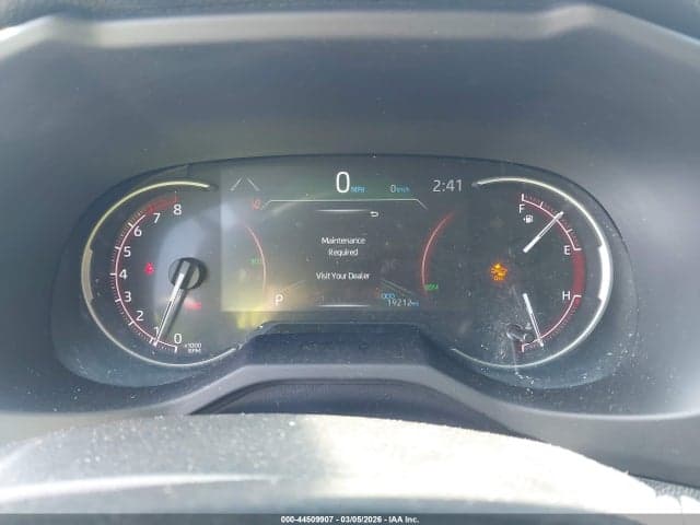 2024 TOYOTA RAV4 XLE 7