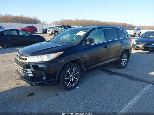 2018 TOYOTA HIGHLANDER XLE 2