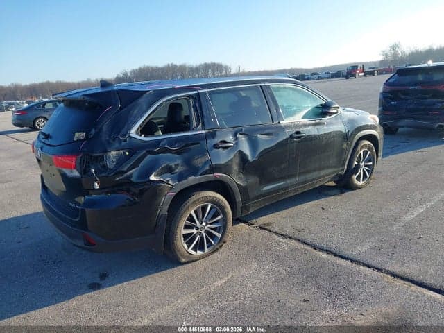2018 TOYOTA HIGHLANDER XLE 4