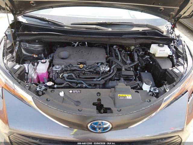 2025 TOYOTA SIENNA XLE 10