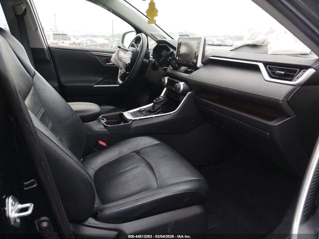 2019 TOYOTA RAV4 LIMITED 5