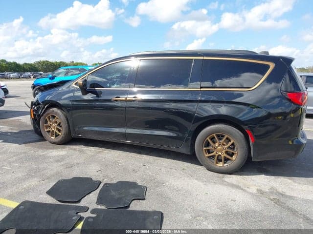 2021 CHRYSLER VOYAGER LXI 14